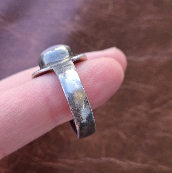 Sterling Silver Moonstone Oval Ring Minimalist Blue Shimmer Jewelry - Picture 9 of 10